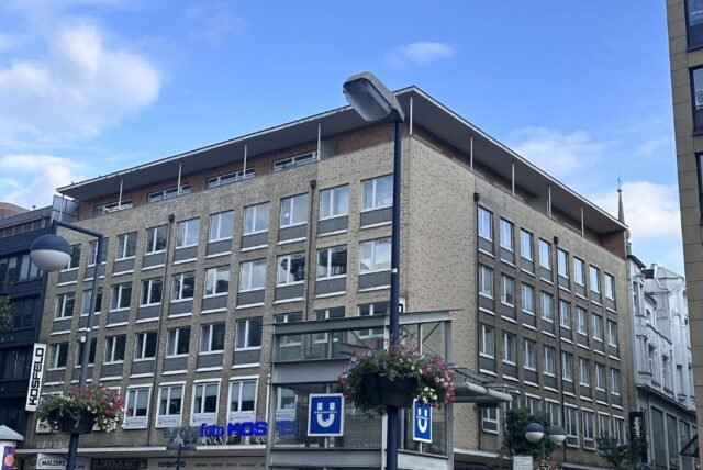 Das Gebäude der DEE-Sprachschule an der Kampstraße 32-34 in Dortmund